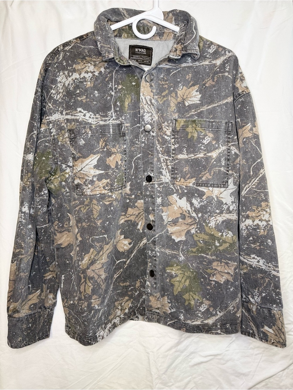 NoMAD Men's Camouflage Button-Up Jacket in Gray